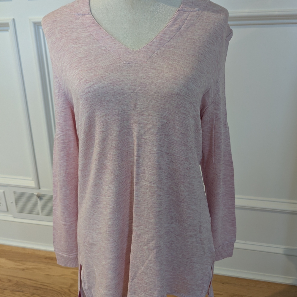 Peyton Primrose Women's Pink V-Neck Top
